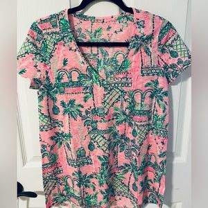 Lilly Pulitzer Etta V-neck top - size small